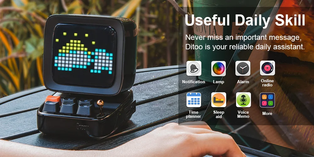 Bocina Divoom Ditoo-Plus Retro Pixel Art Altavoz Bluetooth Reloj Despertador LED.